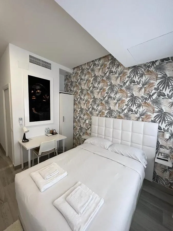 מלון מדריד Habitacion Praga Style ספרד